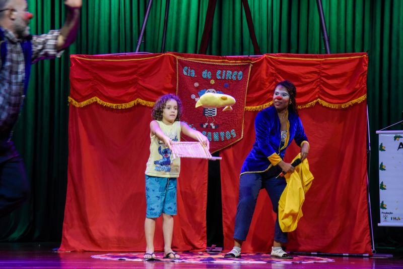Certificação do curso, Cortejo Circense e Espetáculo Vira Peixe no teatro municipal