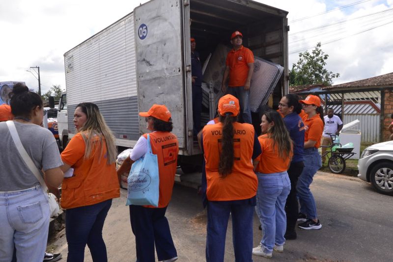 Entrega de ajuda Humanitária no bairro Águas Brancas