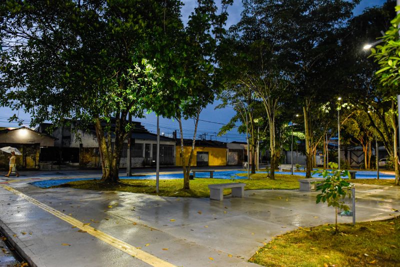 Inauguração da praça Eliana Aranha no conj Geraldo Palmeira no Distrito Industrial