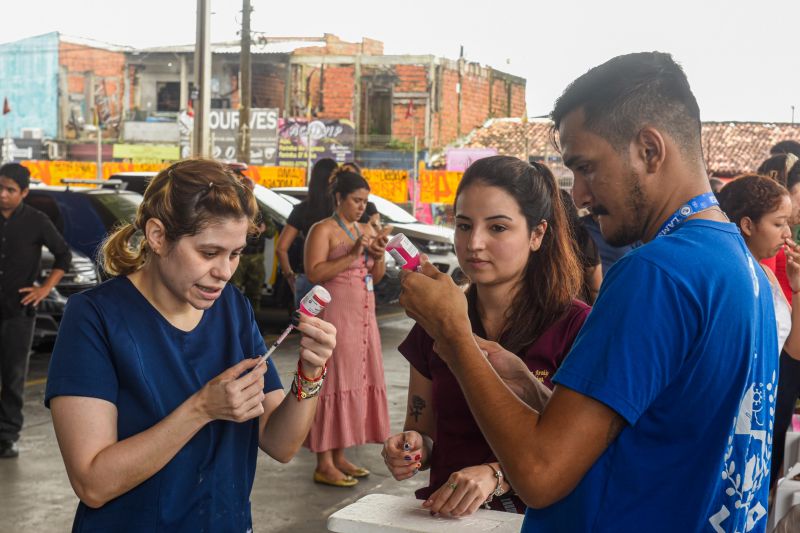 Festival Pet no estacionamento do supermercado Colina
