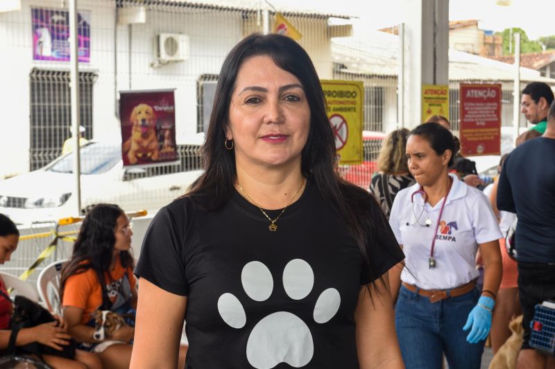 Festival Pet no estacionamento do supermercado Colina