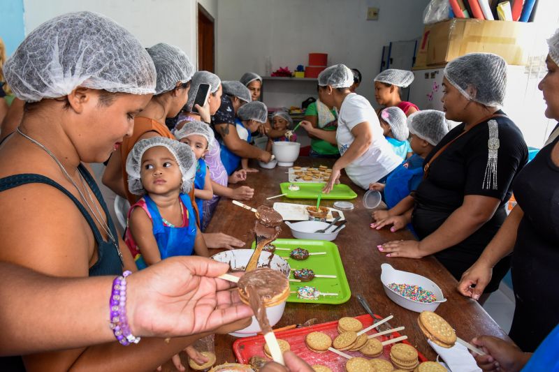 Oficina de chocolate no CRAS Uirapuru no Icuí