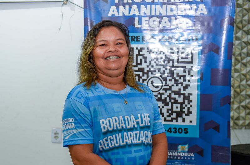 Entrega de Certidões de Registro de Imóveis na Comunidade da rua Cajuí no conjunto Guajará ll