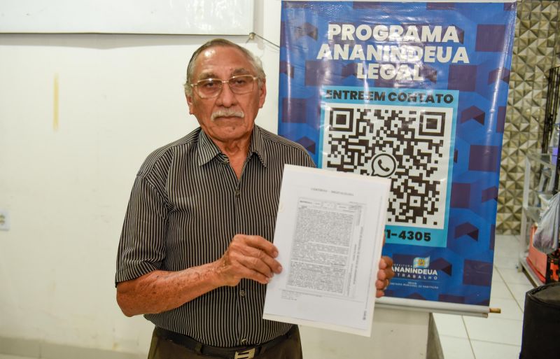 Entrega de Certidões de Registro de Imóveis na Comunidade da rua Cajuí no conjunto Guajará ll