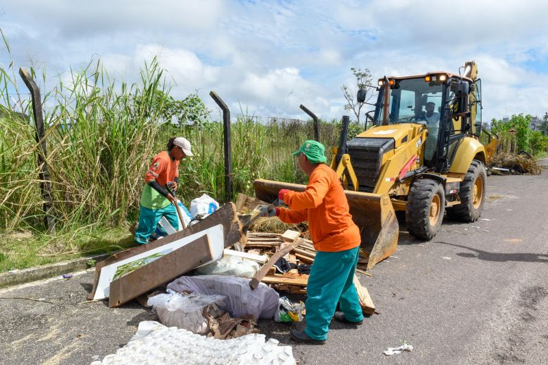 Mutirão da limpeza na comunidade Novo Cristo no Icuí