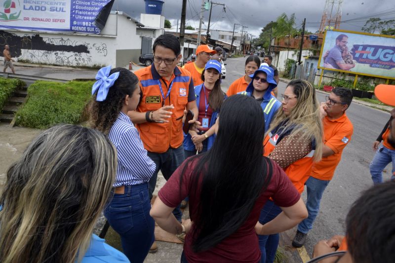 Visita técnica no canal das Toras no bairro Águas Brancas