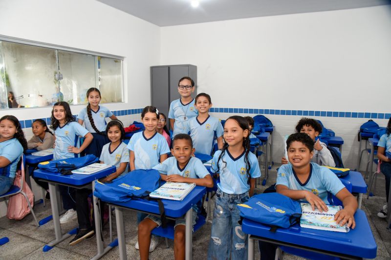 Entrega da revitalização e ampliação da EMEF Prof Yacta Rebêlo no Park Anne em Águas Lindas