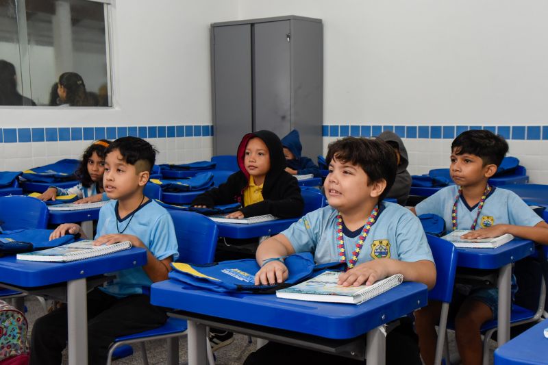Entrega da revitalização e ampliação da EMEF Prof Yacta Rebêlo no Park Anne em Águas Lindas