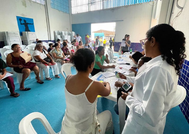 Prefeitura em Movimento na Escola Santa Margarida no bairro 40 Horas
