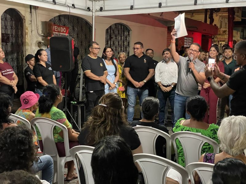 Entrega das Certidões de Registro de Imóveis na comunidade Falcolândia na Cidade Nova Vlll