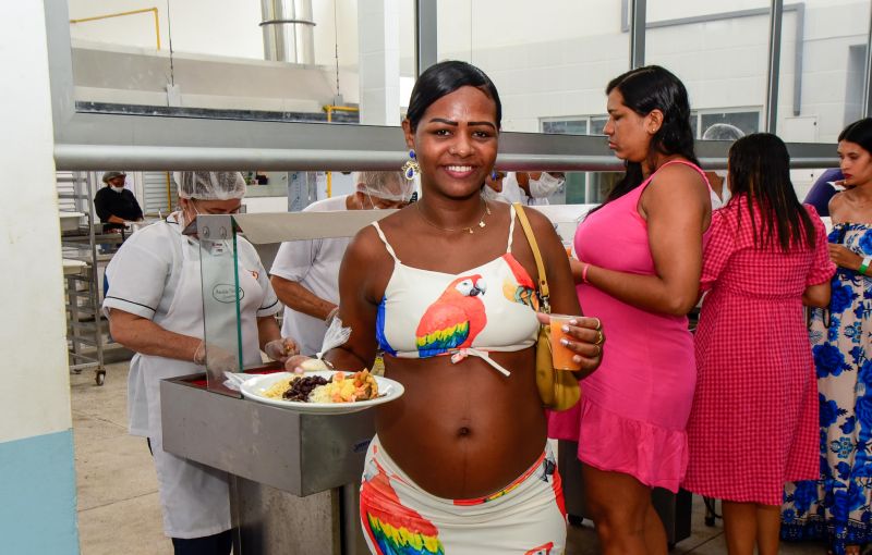 Almoço da Família no Restaurante Popular