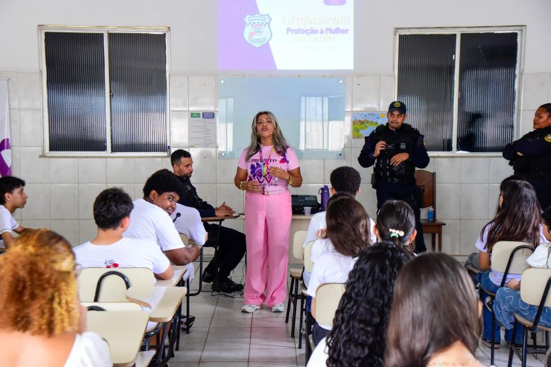 Palestra Maio Laranja na EMEF Neo no PAAR