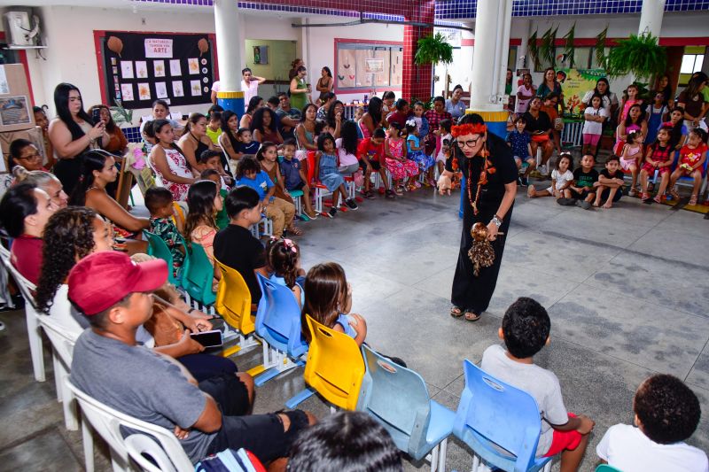 Roda de conversa com escritora Márcia Kambeba na CMREI Irmã Dulce em Águas Lindas
