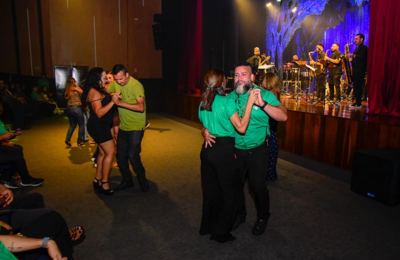 Especial de aniversário do parque com açaí Big Band no teatro Municipal de Ananindeua