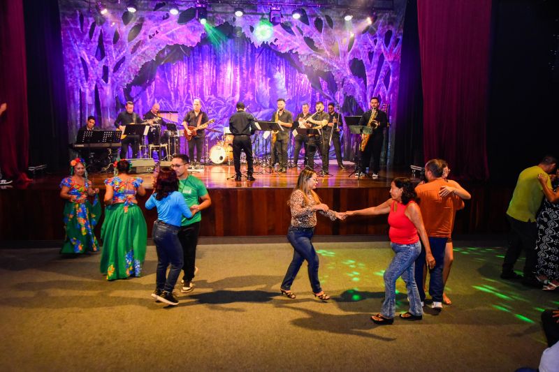 Especial de aniversário do parque com açaí Big Band no teatro Municipal de Ananindeua