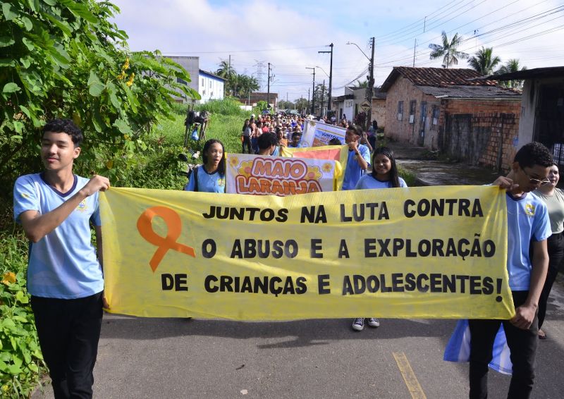 Caminhada de combate ao abuso e À Exploração Sexual de Crianças e Adolescentes na EMEF Maria Estelita