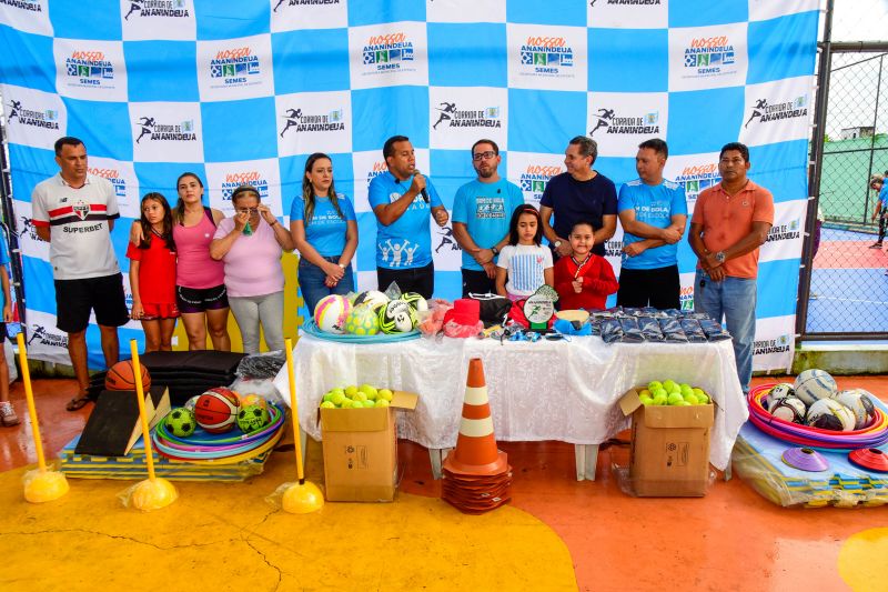 Entrega de material esportivos no Park Zona Sul
