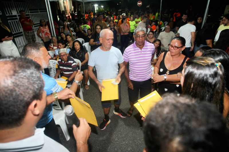 Entrega de Títulos de Propriedade da comunidade Pindorama no bairro Coqueiro
