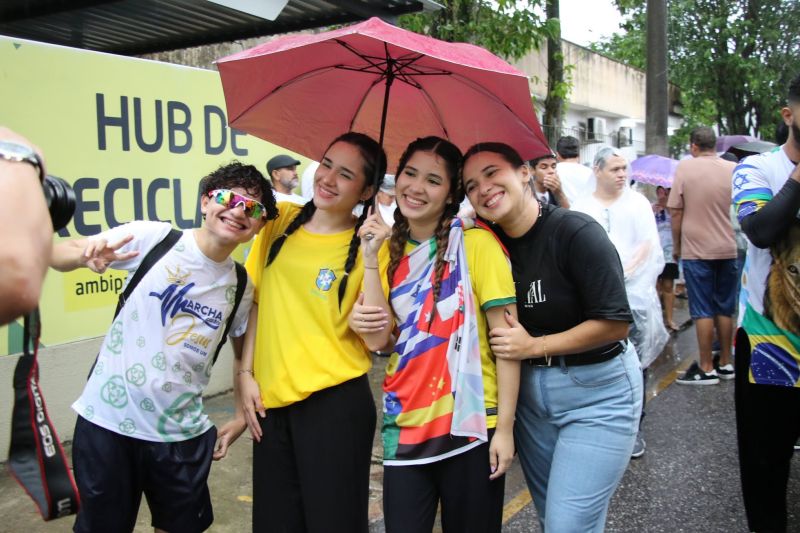 Marcha para Jesus da praça da Bíblia até Arterial 18