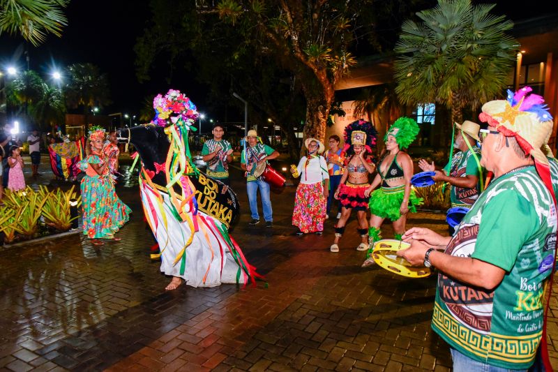 Circuito Cultural Junino com Boi do Kutaka