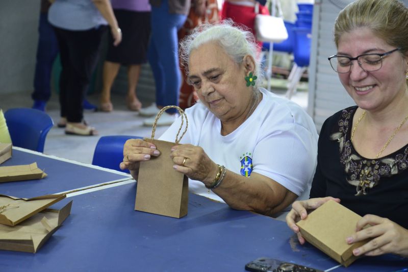 Oficina e embalagem no CRAS da Cidade Nova 6
