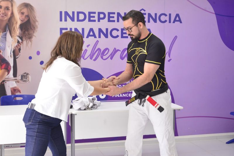 Curso de auto defesa para as mulheres assistidas na Casa da Mulher Brasileira