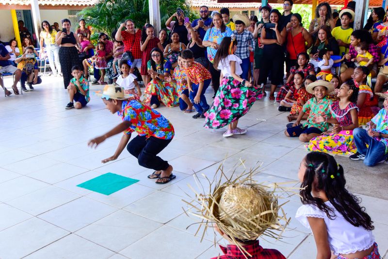 Festa junina na escola EMEF Raimunda Pinto no bairro 40 Horas