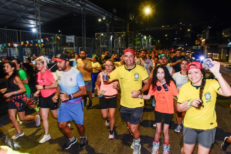 Corrida Circuito Night Run Ananin na Praça da Bíblia