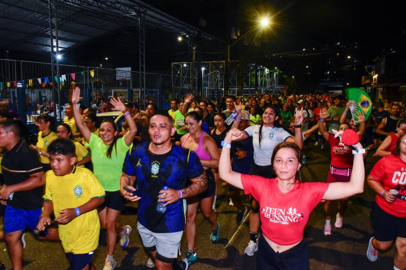 Corrida Circuito Night Run Ananin na Praça da Bíblia