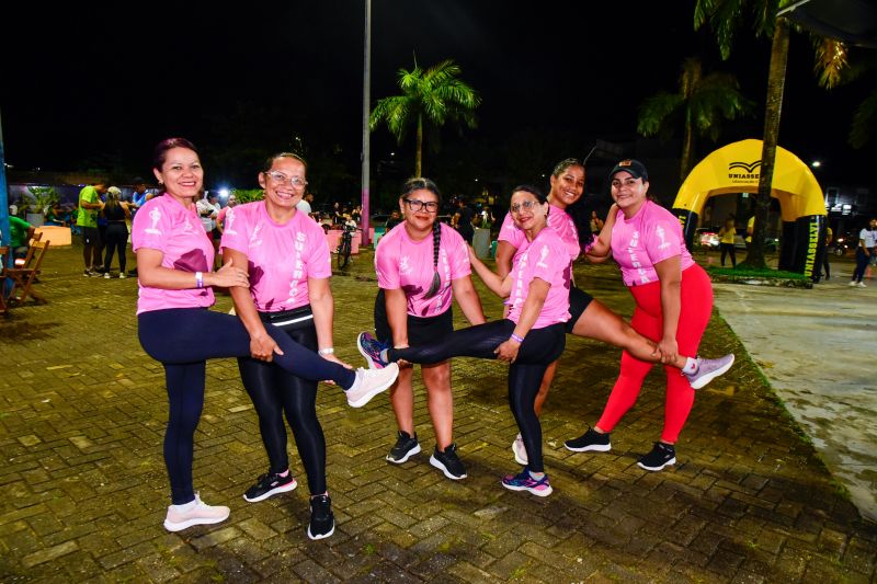 Corrida Circuito Night Run Ananin na Praça da Bíblia