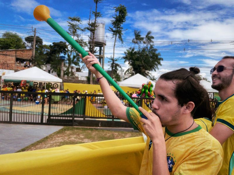 Jogo Brasil no telão Parque Vila Maguary