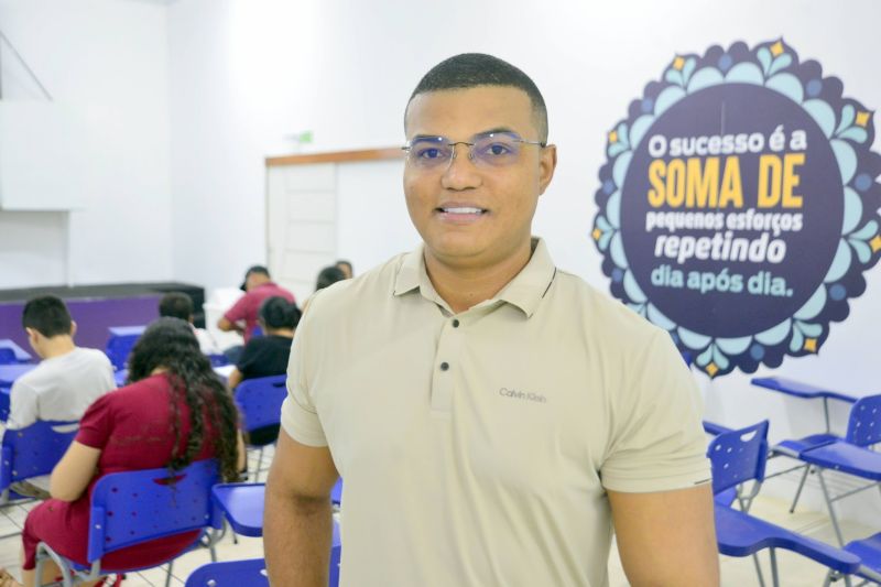 Entrega de certificado do curso de Almoxarifado e Logistica no SINE