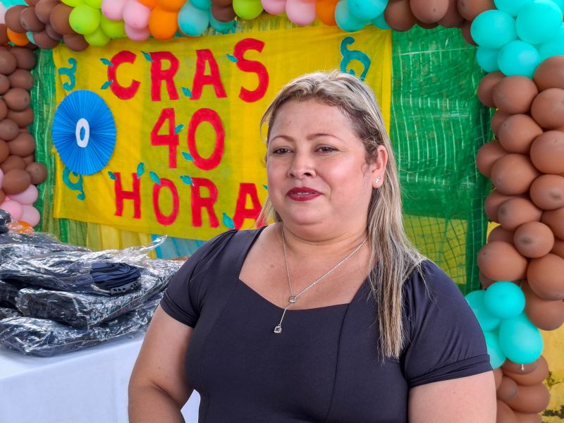 Entrega de apoio alimentar e kit escolar no CRAS 40 Horas
