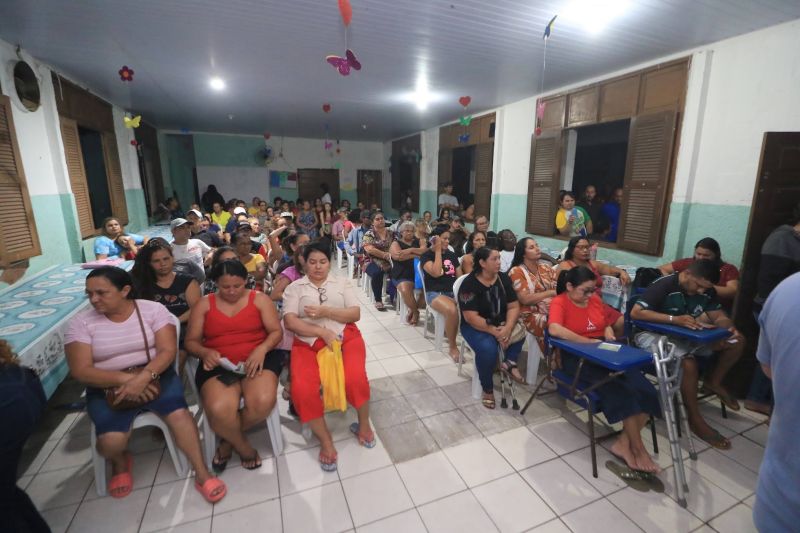 Entrega de títulos de propriedade da comunidade do Piscinão no Icuí