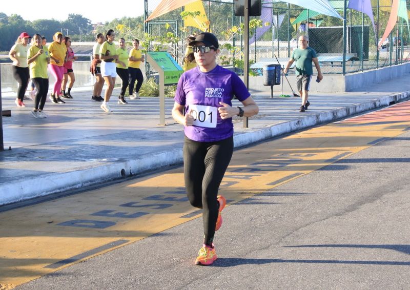 Corrida do projeto Defesa Pessoal para Mulheres (PDP-Mulheres) na Orla do Icuí