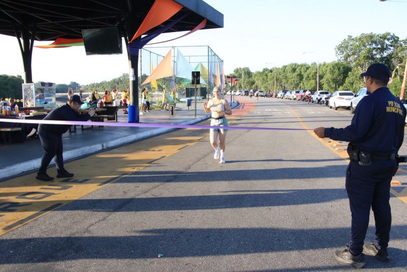 Corrida do projeto Defesa Pessoal para Mulheres (PDP-Mulheres) na Orla do Icuí