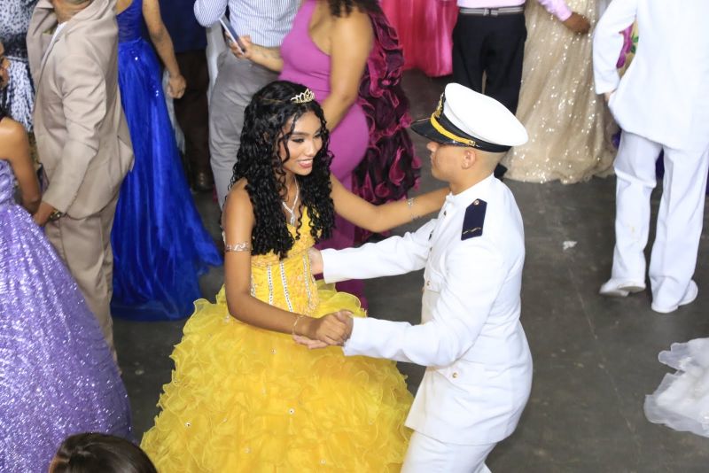 Baile de Debutantes na AABB