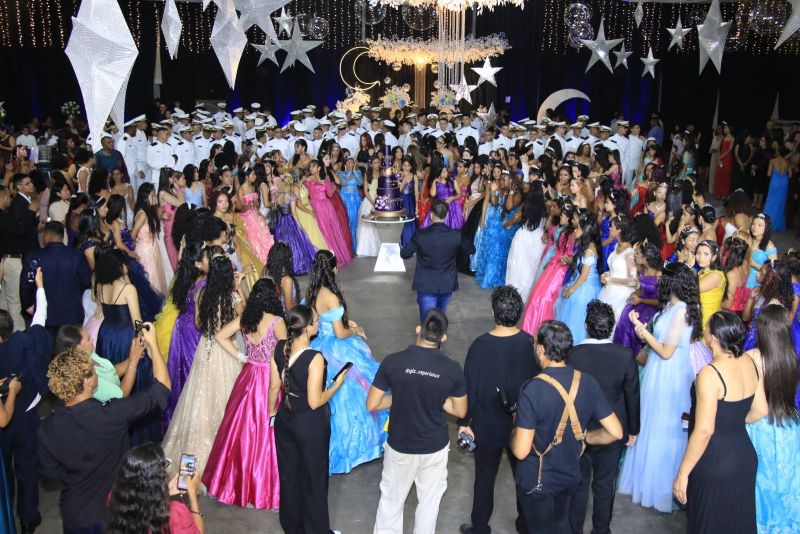 Baile de Debutantes na AABB