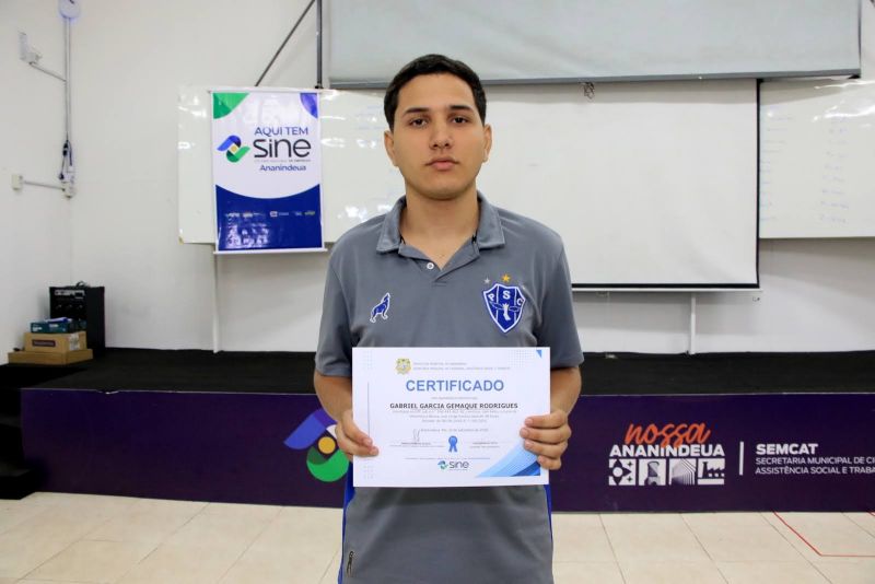 Entrega de certificado no Sine Ananindeua