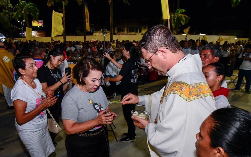 Traslado da imagem peregrina de Nossa Senhora de Nazaré em Ananindeua.