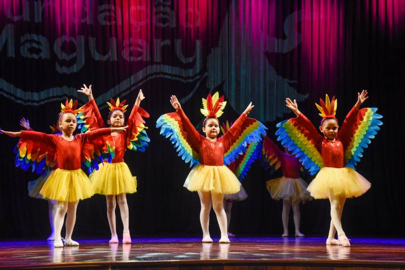 Apresentação de alunas da educação infantil de Ananindeua. 