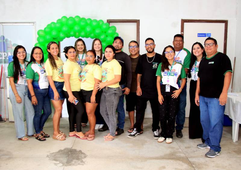 Equipe da SEURB e do centro comunitário do Parque Ani.