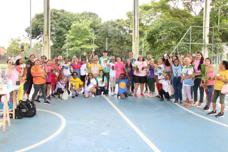 notícia: CRAS Estrela Ananin promove roda de conversa sobre empoderamento feminino e saberes das plantas medicinais