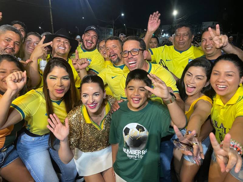 Autoridades torceram pelo Brasil no Telão da Copa.