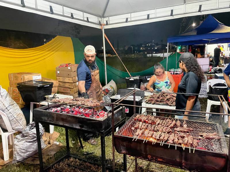 5 mil espetinhos ofertados aos torcedores.
