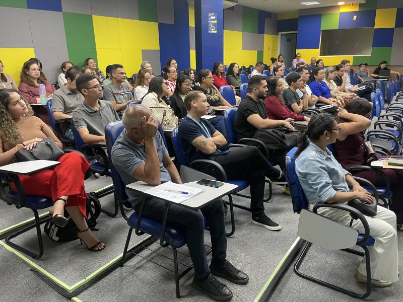 Treinamento realizado no auditório da Estácio Ananindeua reforçou o compromisso da Prefeitura com a transparência, a privacidade e a modernização dos serviços públicos.