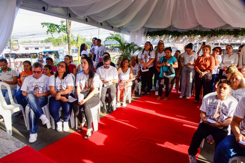 Servidores e devotos prestigiaram a passagem da Imagem Peregrina de Nossa Senhora de Nazaré pela sede da Prefeitura de Ananindeua.