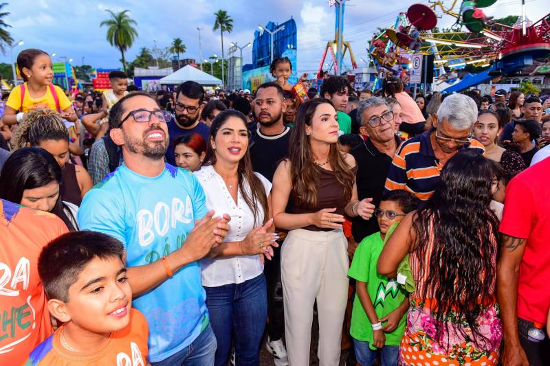 Prefeito Dr. Hugo, primeira-dama Lediany Atayde e deputada Alessandra Haber participam da festa do Dia das Crianças no Vila Maguary.