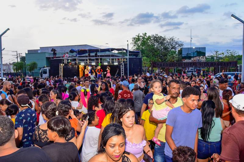 Vila Maguary se transforma em espaço de lazer e convivência familiar no Dia das Crianças.