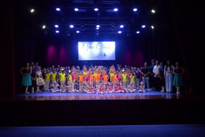 galeria: Centro de dança open classe balé no teatro municipal de Ananindeua